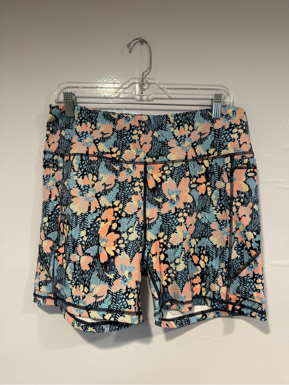 Senita Athletics Floral Active Performance Shorts Peach Blue XL Side Pockets